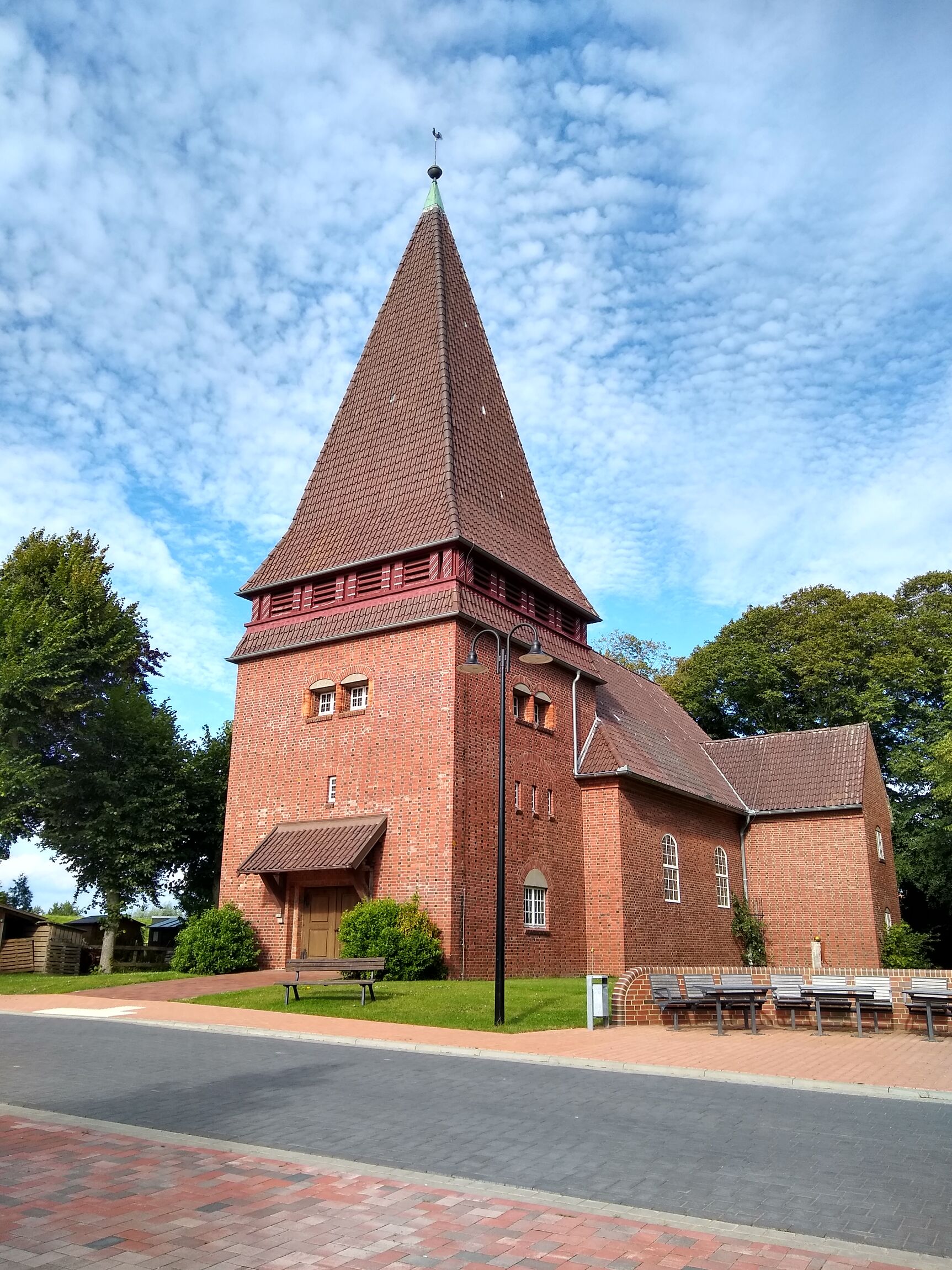 St. Marien, Blick auf Turm/Eingang