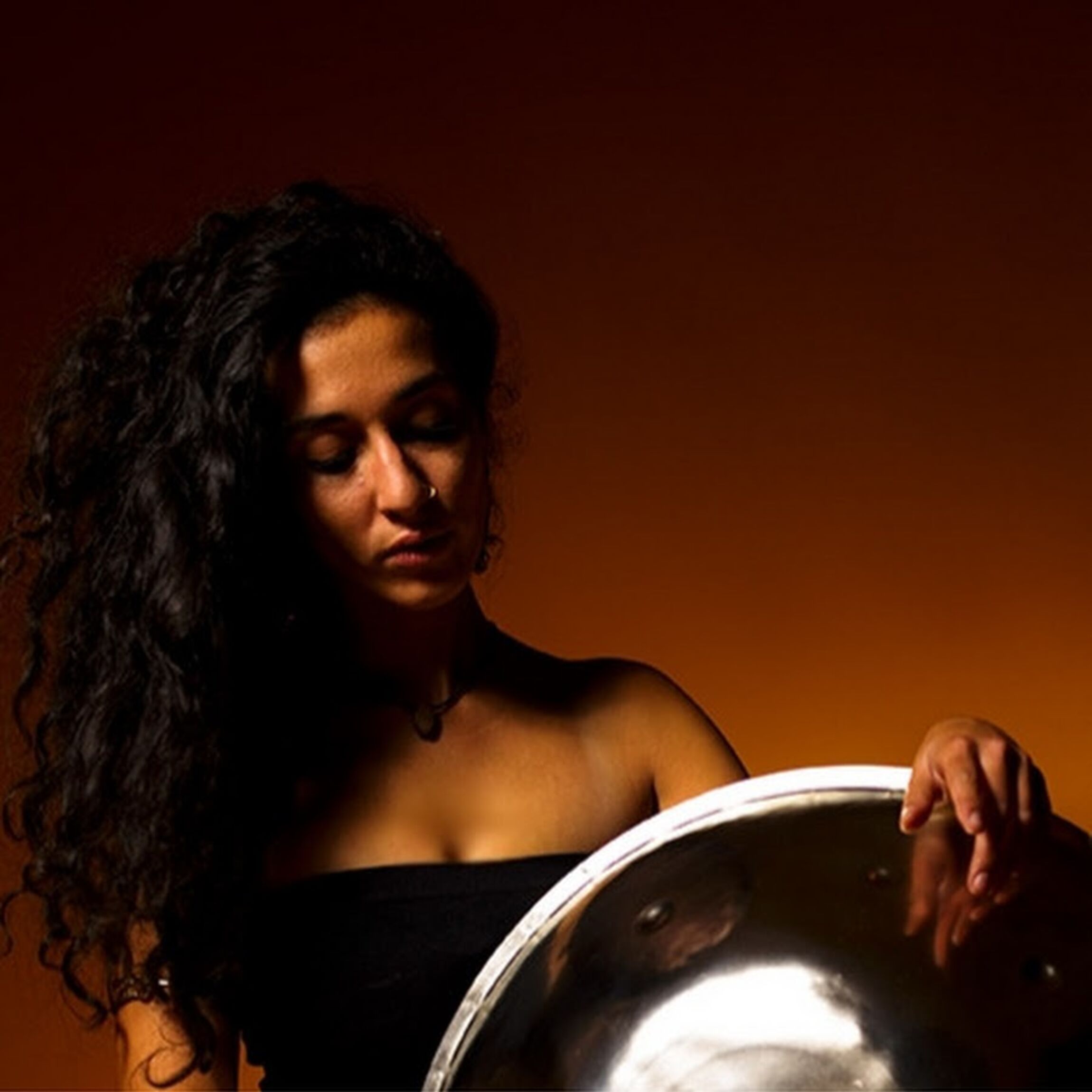 Fabiana Olsen mit Handpan