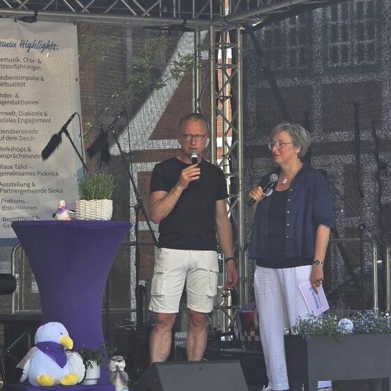 Friedhelm Ottens, Sozialdezernent im Landkreis Cuxhaven im Austausch mit M. Wachsmuth