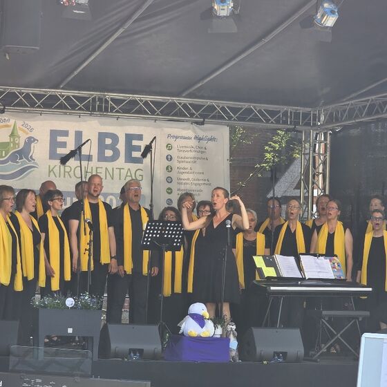 Gospelchor "Faith, Hope & Love" Leitung: S. Rönnfeld