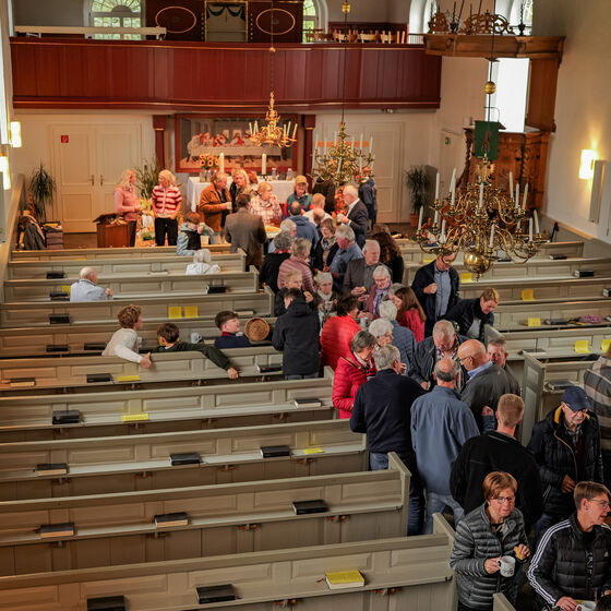 Teetrinken in der Kirche