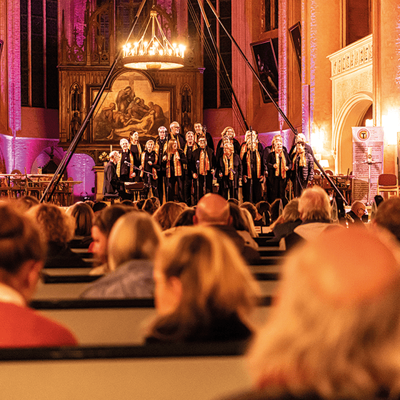 Gospelchor und Publikum in St. Michaelis bei der Vesperkirche Lüneburg