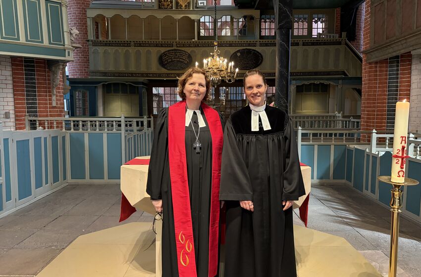 Regionalbischöfin Sabine Schiermeyer und Pastorin Insa Adams